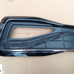 VW PASSAT B8 KRATKA R-LINE CHROM PRAWA ORYGINAŁ