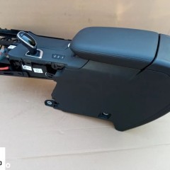 CADILLAC XT4 TUNEL MECHANIZM BIEGOW PANEL NOWY