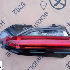 TOYOTA RAV4 V LAMPA PRAWA W KLAPA LED ORYGINAŁ