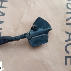 BMW X1 F48 SPRYSKIWACZE SZYBY PRZEDNIEJ KOMPLET 2708097 ORYGINAŁ 2018