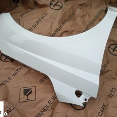 HYUNDAI I20 III BŁOTNIK PRAWY PRZEDNI BIAŁY 6504-04-3131312P ORYGINAŁ DO MONTAZU