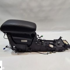 PODŁOKIETNIK TUNEL ŚRODKOWY GRAND CHEROKEE WK2 11r