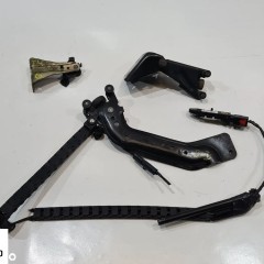 ZAWIAS ROLKA DRZWI PRZESUWNYCH TYŁ LEWY VOYAGER IV 05r