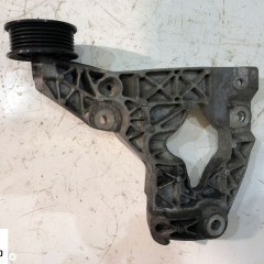 GRAND CHEROKEE WK2 ŁAPA WSPORNIK ROLKA PASKA 3.0