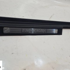 NAKŁADKA LISTWA PROGU PRZÓD PRAWY MERCEDES W251 A2516800035