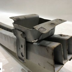 NISSAN JUKE BELKA ZDERZAKA TYŁ TYLNA WZMOCNIENIE