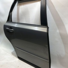 VOLVO V50 DRZWI PRAWY TYŁ TYLNE PASAŻERA LISTWY