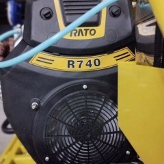 Zacieraczka samojezdna do wylewek mod: FS-D36 RATO R740