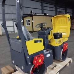 Walec drogowy 1 tona Briggs& Stratton U.S.A. orginał