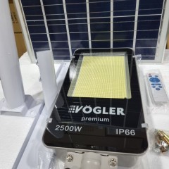 Lampa Uliczna Solarna VÖGLER GmBh wersja PREMIUM 2500W, latarnia