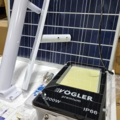 Lampa Solarna Uliczna VÖGLER GmBH, wersja PREMIUM 2200W, latarnia