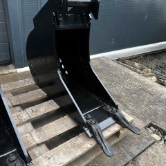 Łyżka podsiębierna 30cm koparka 3,6-5,5t