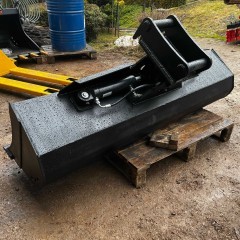 Łyżka skarpowa hydrauliczna 180cm 6-10,5t