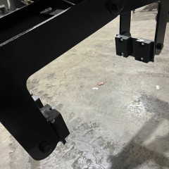 Chwytak koparki do korytek, krawężników, kamienia