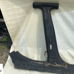 słupek próg prawy BMW X1 E84 09-