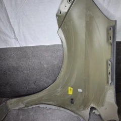 Opel Corsa D błotnik prawy Z40W