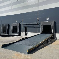 Rampa dokowa najazdowa przeładunkowa wjazd magazyn POLSKA PRODUKCJA