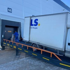 Rampa dokowa najazdowa przeładunkowa wjazd magazyn POLSKA PRODUKCJA