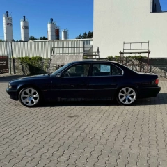 BMW E38 740