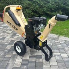 Rozdrabniacz rębak do gałęzi spalinowy Meyer R10SL