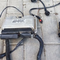 Sterownik Silnika z Wiązką Elektryczną z Audi A3 8L 1.9 110 Manual 99