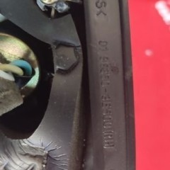 Głośniczki Małe z Trójkątami Prawa Lewa Strona Kia Sorento 2.5 2004r