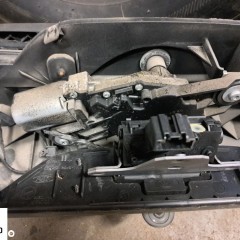 FORD KUGA I MK1 MECHANIZM WYCIERACZKI TYŁ W KLAPĘ