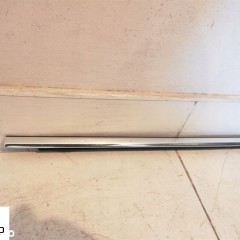 Skoda Superb III 3 listwa zgarniająca prawy przód