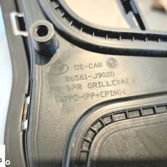 HYUNDAI KONA 17-20 KRATKA ŚRODKOWA ZDERZAKA PRZÓD