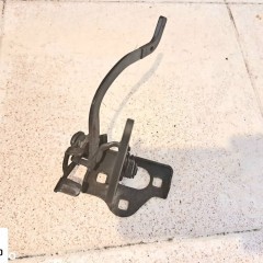 OCTAVIA II RYGIEL ZAMEK MASKI 1Z0823480E