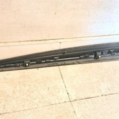 Listwa drzwi Yaris III lift prawy przód 757310d200