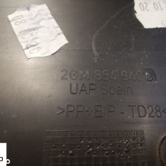 VW T-Cross listwa drzwi prawy przód 2GM854940G