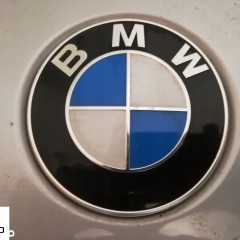 EMBLEMAT BMW 1 F20 F21 2011-2015 zderzaka przód