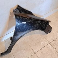 Toyota Corolla E15 07-09  blotnik prawy przod